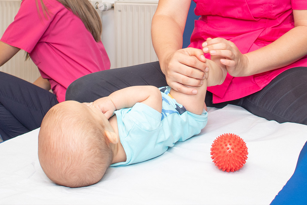 exercitii kinetoterapie bebelusi